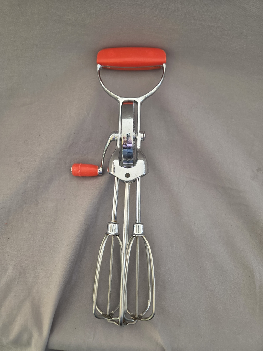 Handheld Manual Egg Beater Whisk - Red